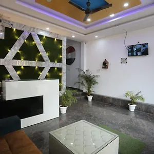  Love hotel Bella India