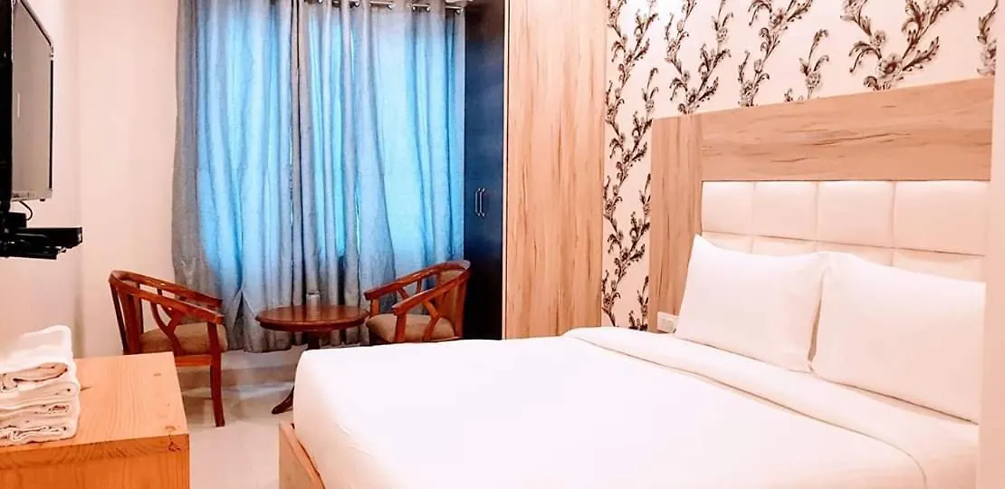 Hotel Messiy New Delhi 4*,